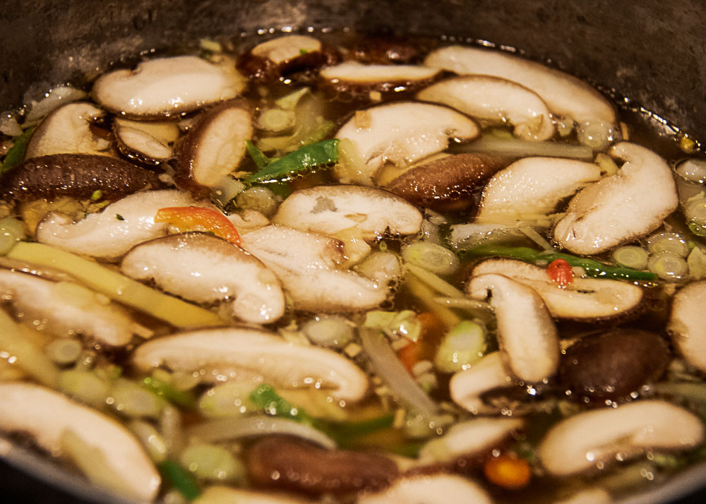 mushrooms in easy Chinese hot and sour soup