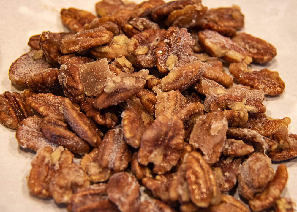 candied pecans for flank steak salad with horseradish dressing